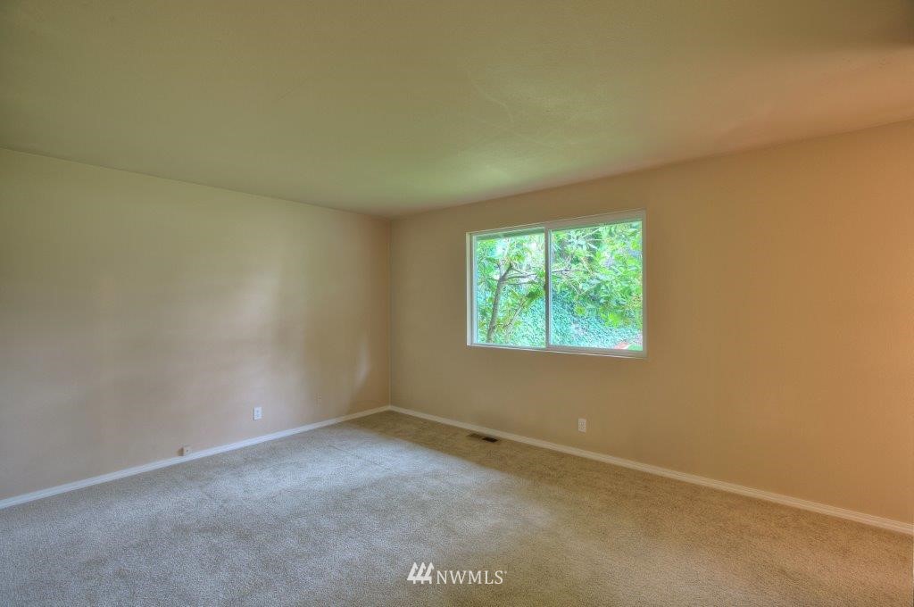 2308 Southeast 19th Street Renton, WA 98055 - Photo 11 of 15