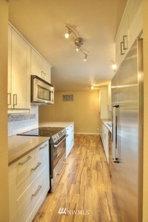 2308 Southeast 19th Street Renton, WA 98055 - Photo 5 of 15