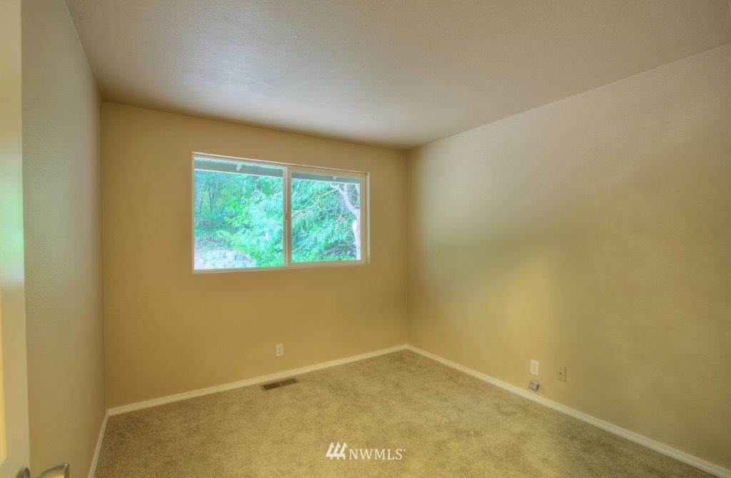 2308 Southeast 19th Street Renton, WA 98055 - Photo 10 of 15