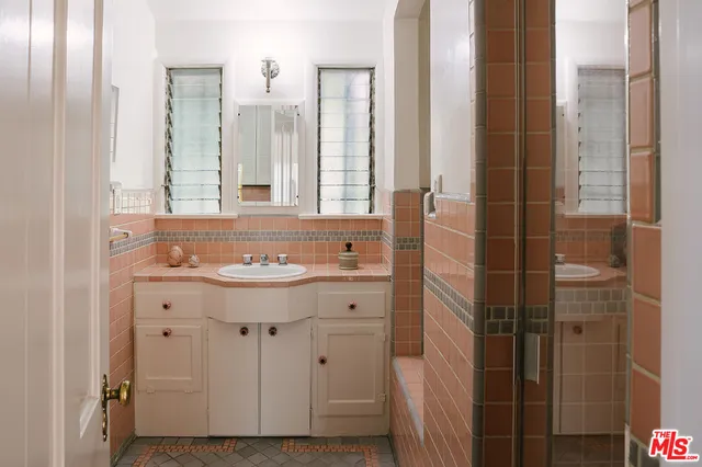 $1,399,000 | 3019 Effie Street, Los Angeles, CA 90026