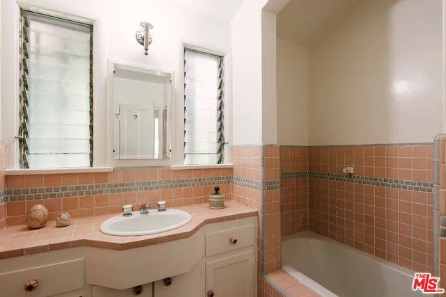 $1,399,000 | 3019 Effie Street, Los Angeles, CA 90026