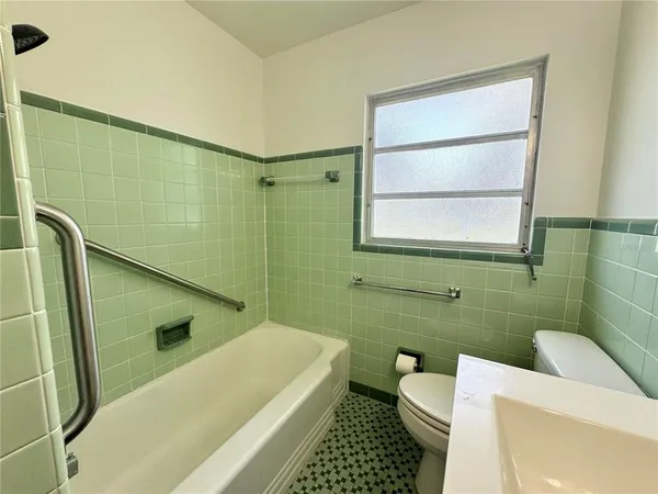 $2,800 | 637 Beltrees Street, Dunedin, FL 34698