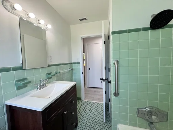 $2,800 | 637 Beltrees Street, Dunedin, FL 34698