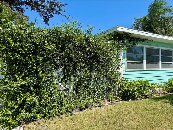 $2,800 | 637 Beltrees Street, Dunedin, FL 34698