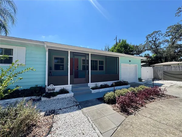 $2,800 | 637 Beltrees Street, Dunedin, FL 34698