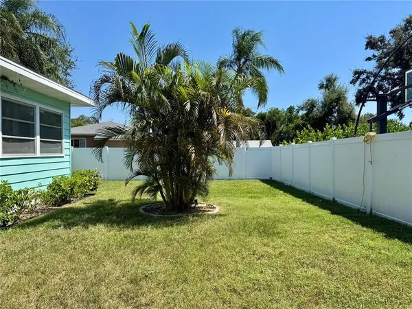 $2,800 | 637 Beltrees Street, Dunedin, FL 34698