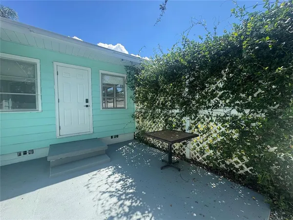 $2,800 | 637 Beltrees Street, Dunedin, FL 34698