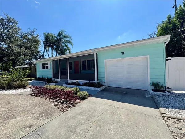 $2,800 | 637 Beltrees Street, Dunedin, FL 34698