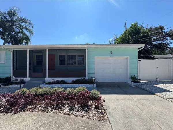 $2,800 | 637 Beltrees Street, Dunedin, FL 34698