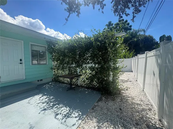 $2,800 | 637 Beltrees Street, Dunedin, FL 34698