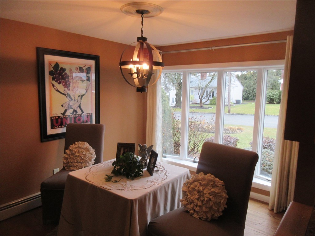 19 Everett Road Cranston, RI 02920 - Photo 12 of 31 Dining Area
