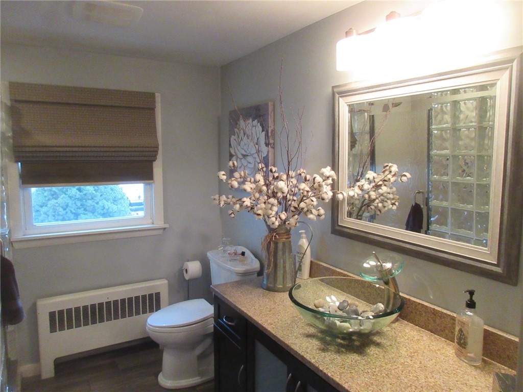 19 Everett Road Cranston, RI 02920 - Photo 18 of 31 Main Bathroom