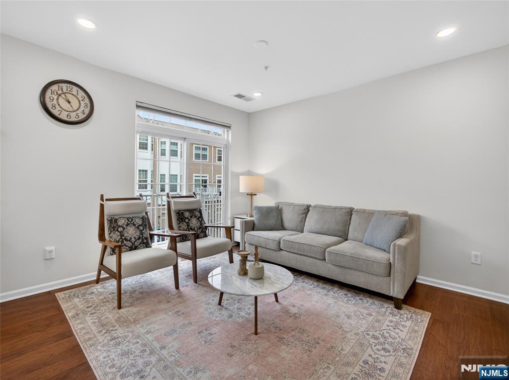 8 Veterans Drive Wood-Ridge, NJ 07075 - Photo 10 of 47