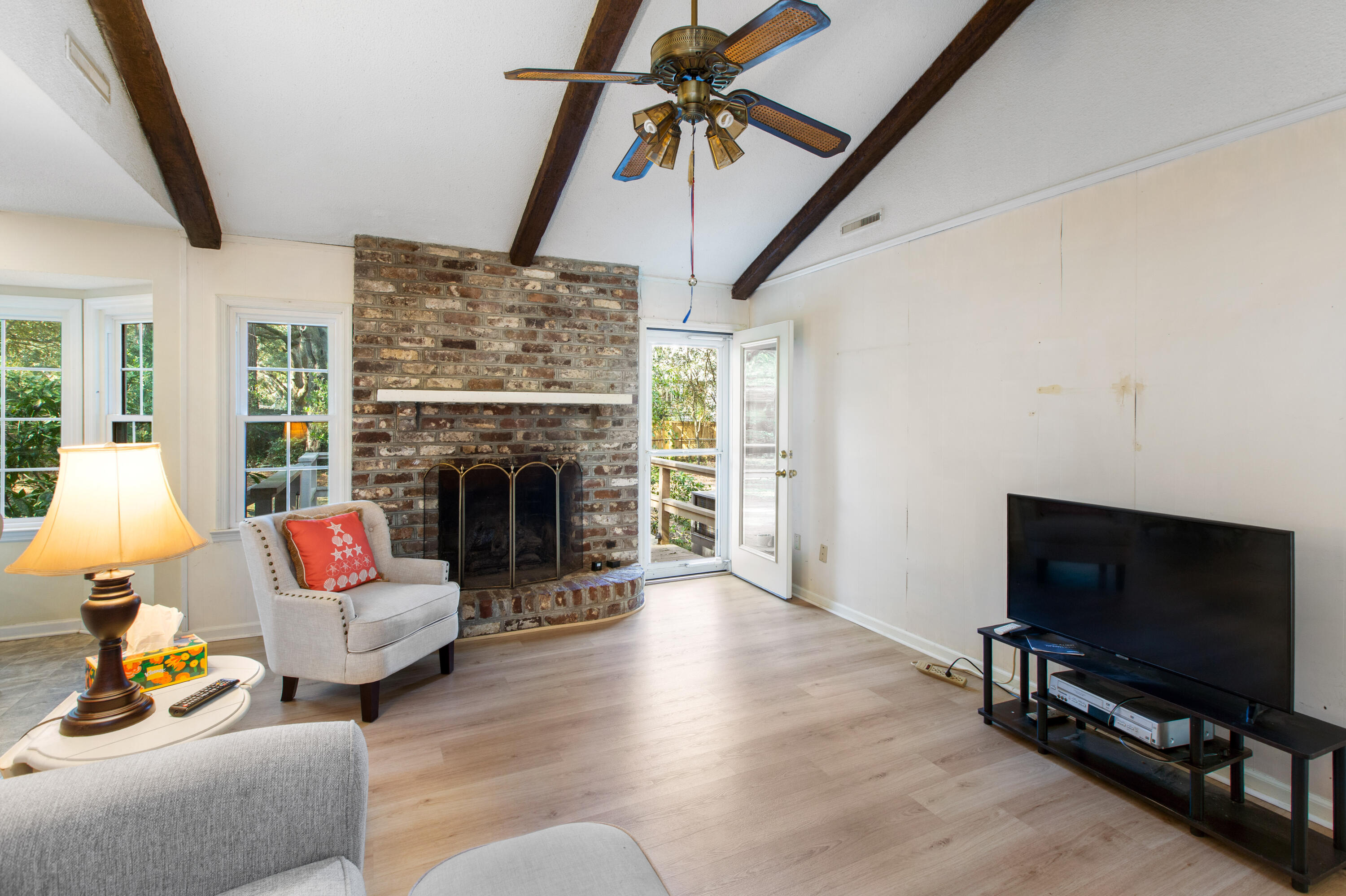 758 Larkwood Road Charleston, SC 29412 - Photo 12 of 43 758 Larkwood Rd_Brett Martin Photography