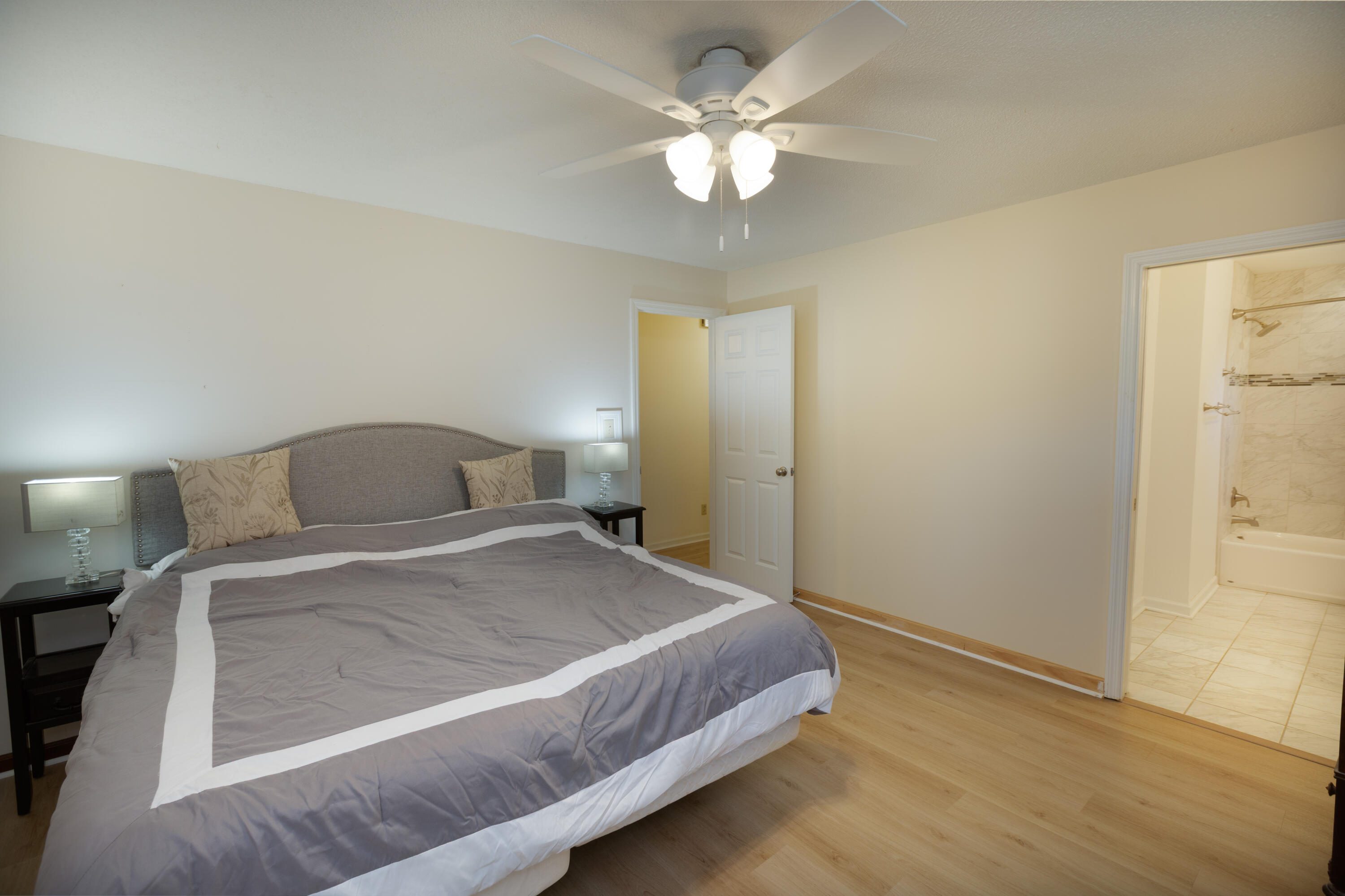 758 Larkwood Road Charleston, SC 29412 - Photo 13 of 43 758 Larkwood Rd_Brett Martin Photography