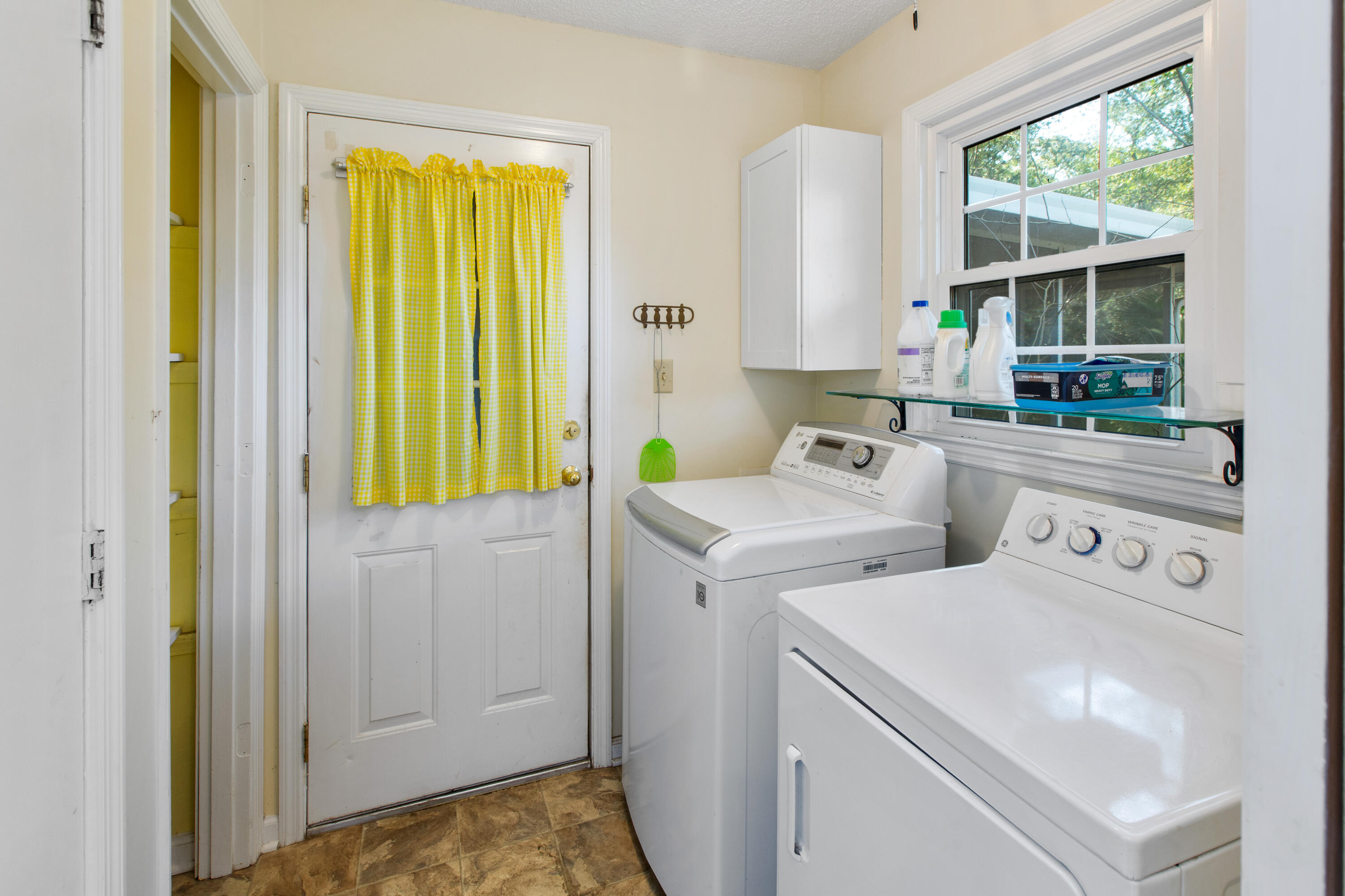 758 Larkwood Road Charleston, SC 29412 - Photo 23 of 43 758 Larkwood Rd_Brett Martin Photography