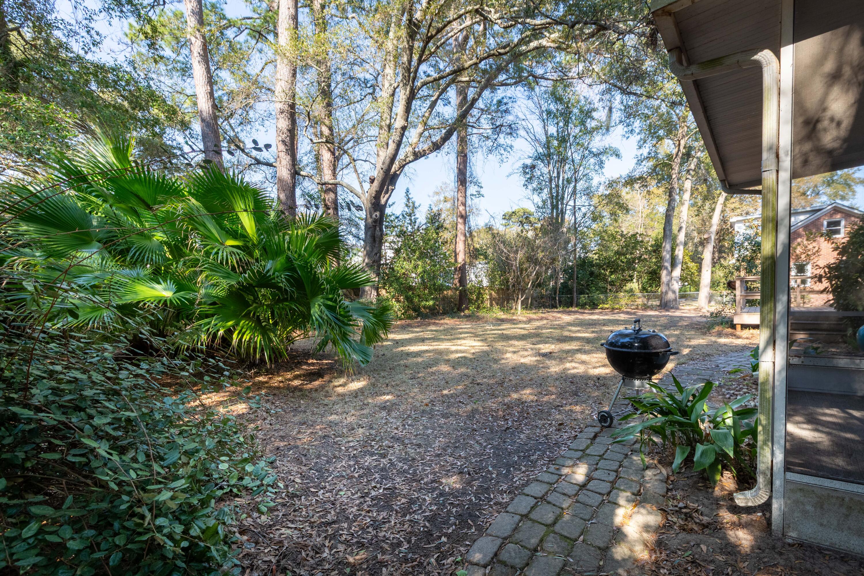 758 Larkwood Road Charleston, SC 29412 - Photo 29 of 43 758 Larkwood Rd_Brett Martin Photography