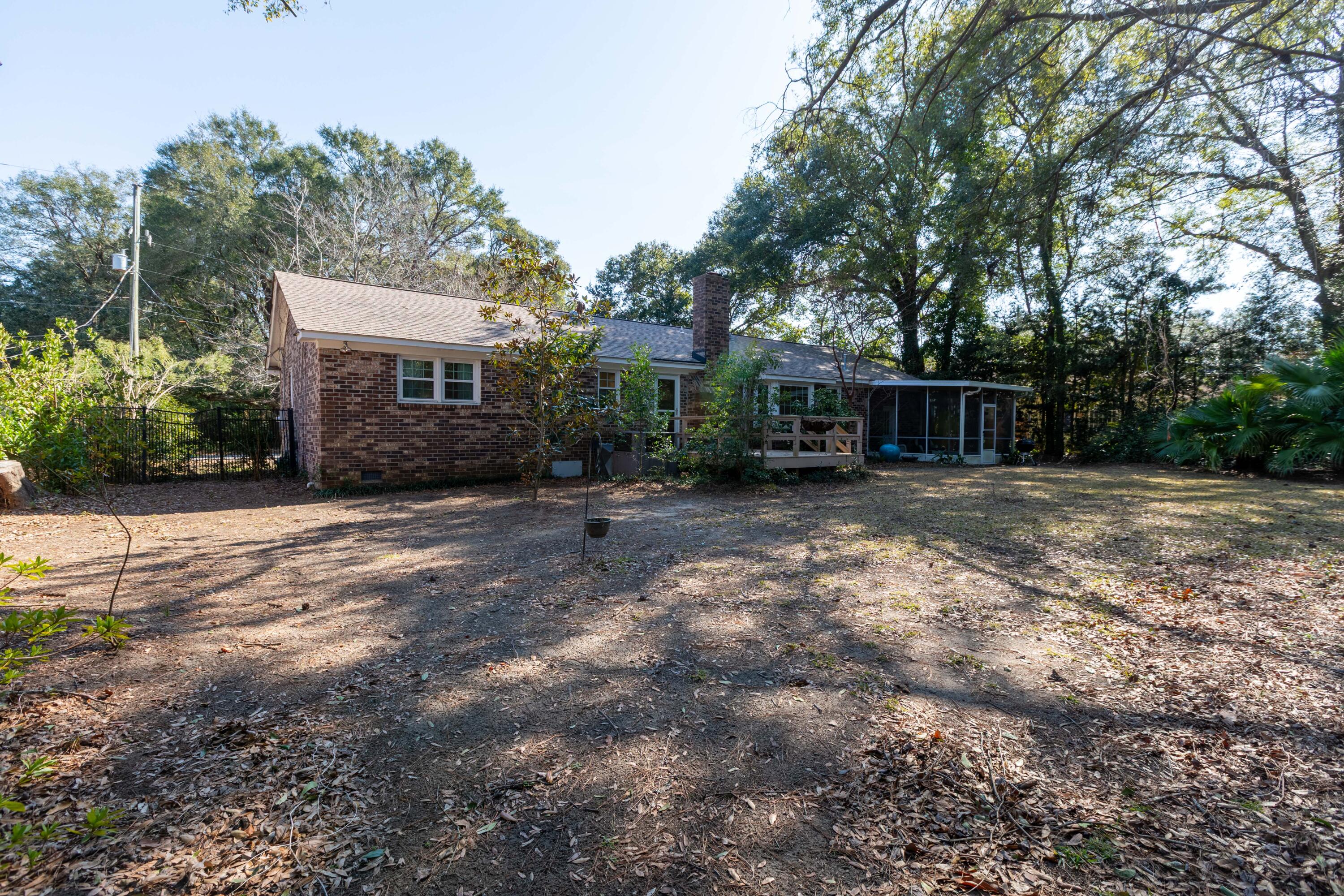 758 Larkwood Road Charleston, SC 29412 - Photo 33 of 43 758 Larkwood Rd_Brett Martin Photography
