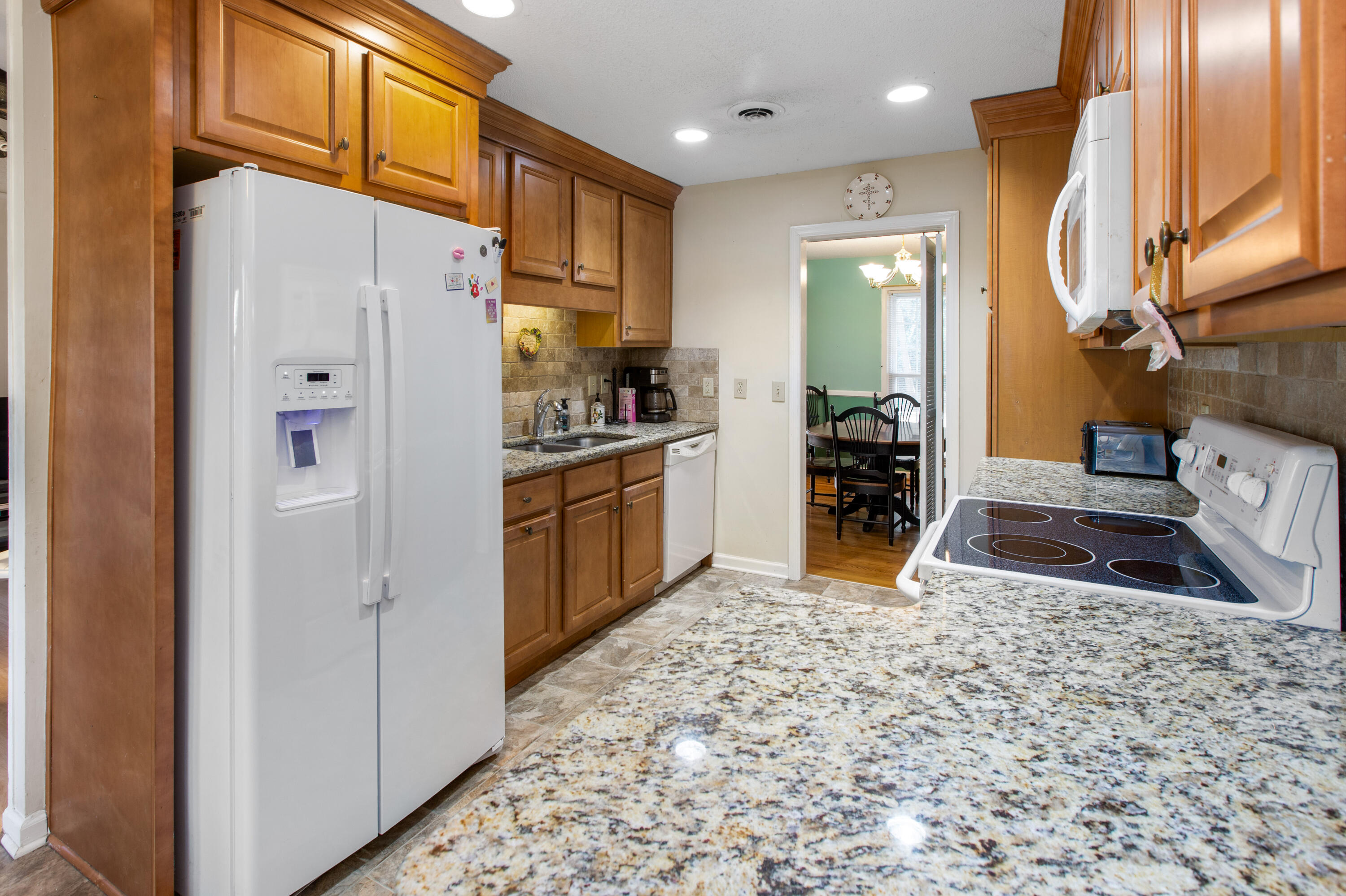 758 Larkwood Road Charleston, SC 29412 - Photo 7 of 43 758 Larkwood Rd_Brett Martin Photography