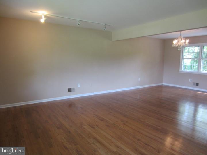 140 Conover Road Princeton Junction, NJ 08550 - Photo 15 of 25 Gallery Image 15
