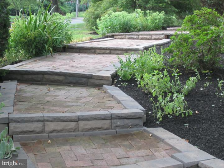 140 Conover Road Princeton Junction, NJ 08550 - Photo 5 of 25 Gallery Image 5