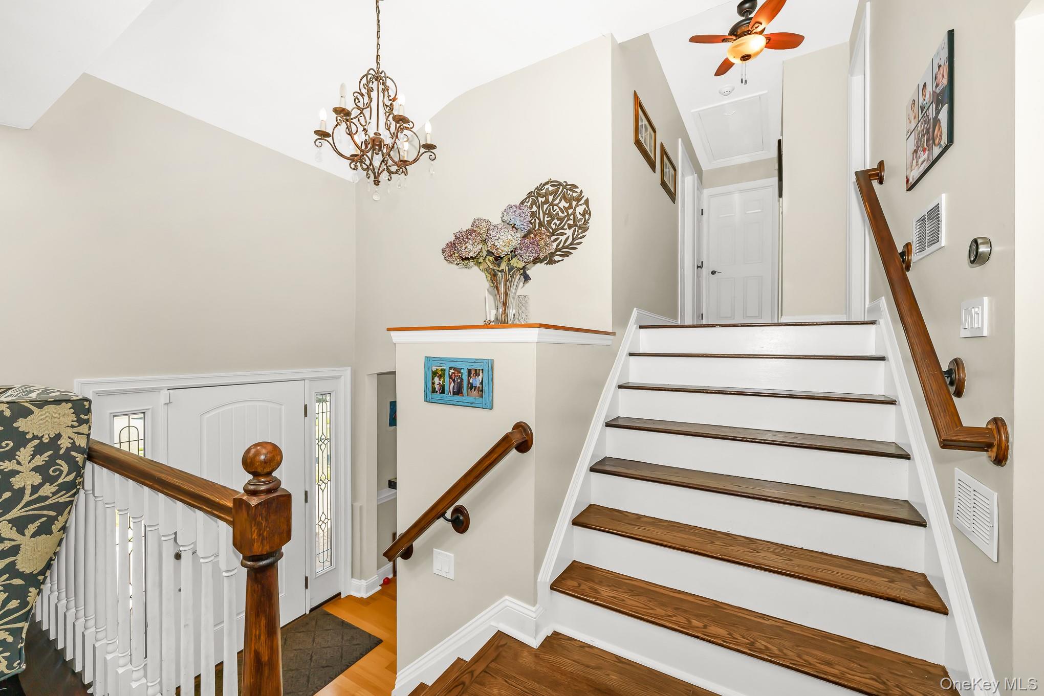 9 Wayne Place Commack, NY 11725 - Photo 9 of 36