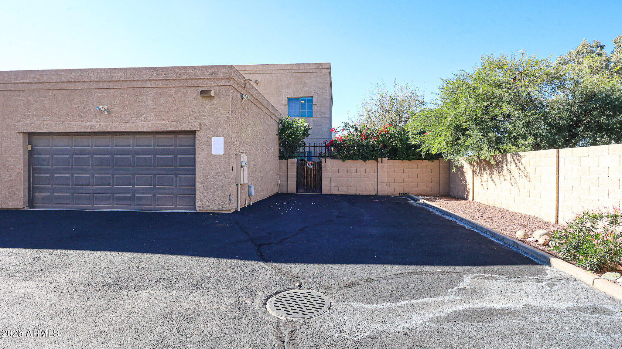 2826 East Tracy Lane, Unit 4 Phoenix, AZ 85032 - Photo 2 of 28 C (8)
