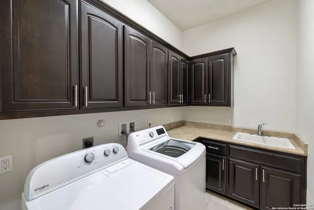 $585,000 | 1414 West Bitters Road, Unit 16, San Antonio, TX 78248
