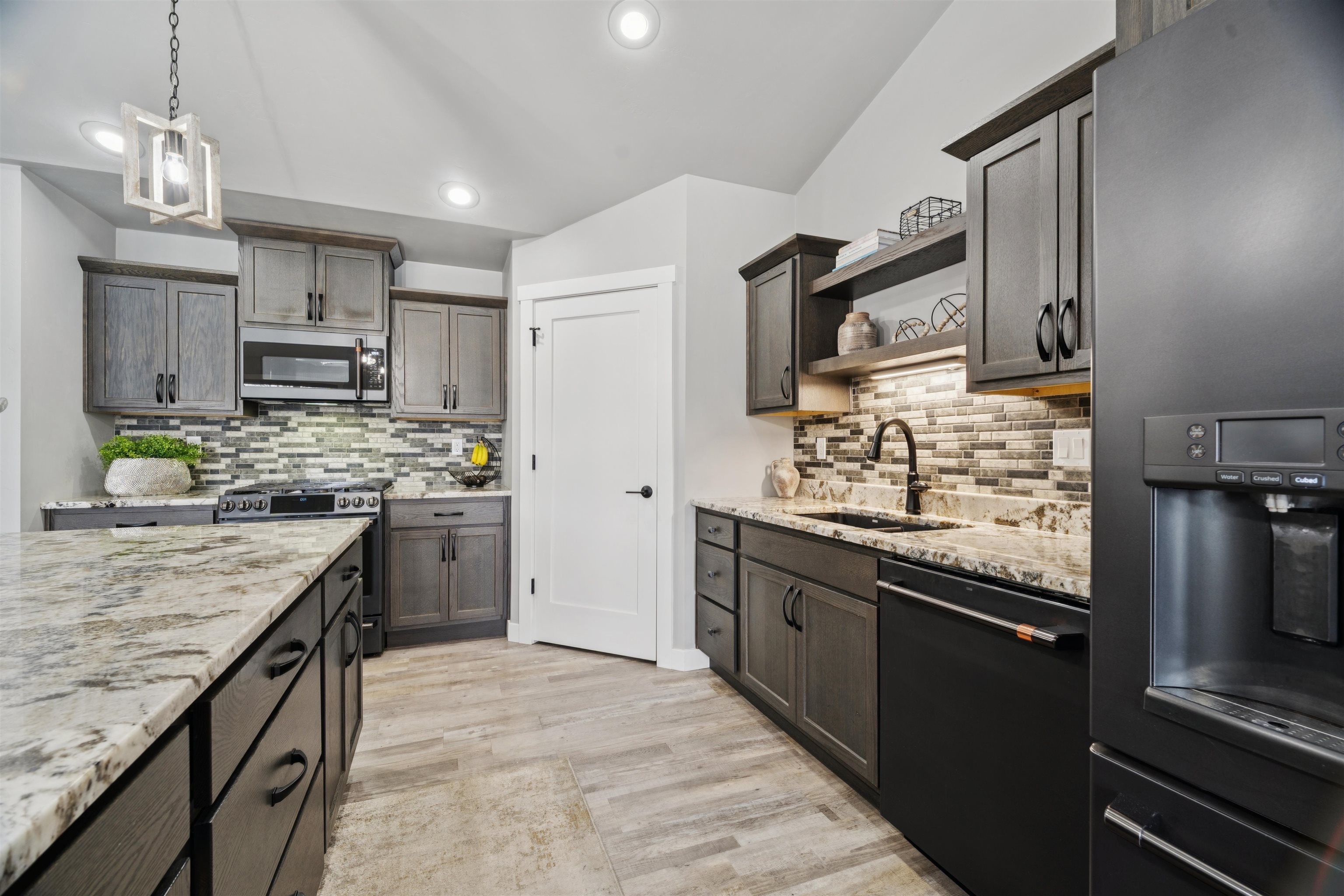 594 Prairie Gardens Lane Pulaski, WI 54162 - Photo 10 of 70