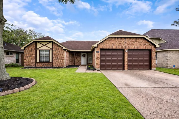 $279,900 | 3816 Cottonwood Drive, La Porte, TX 77571