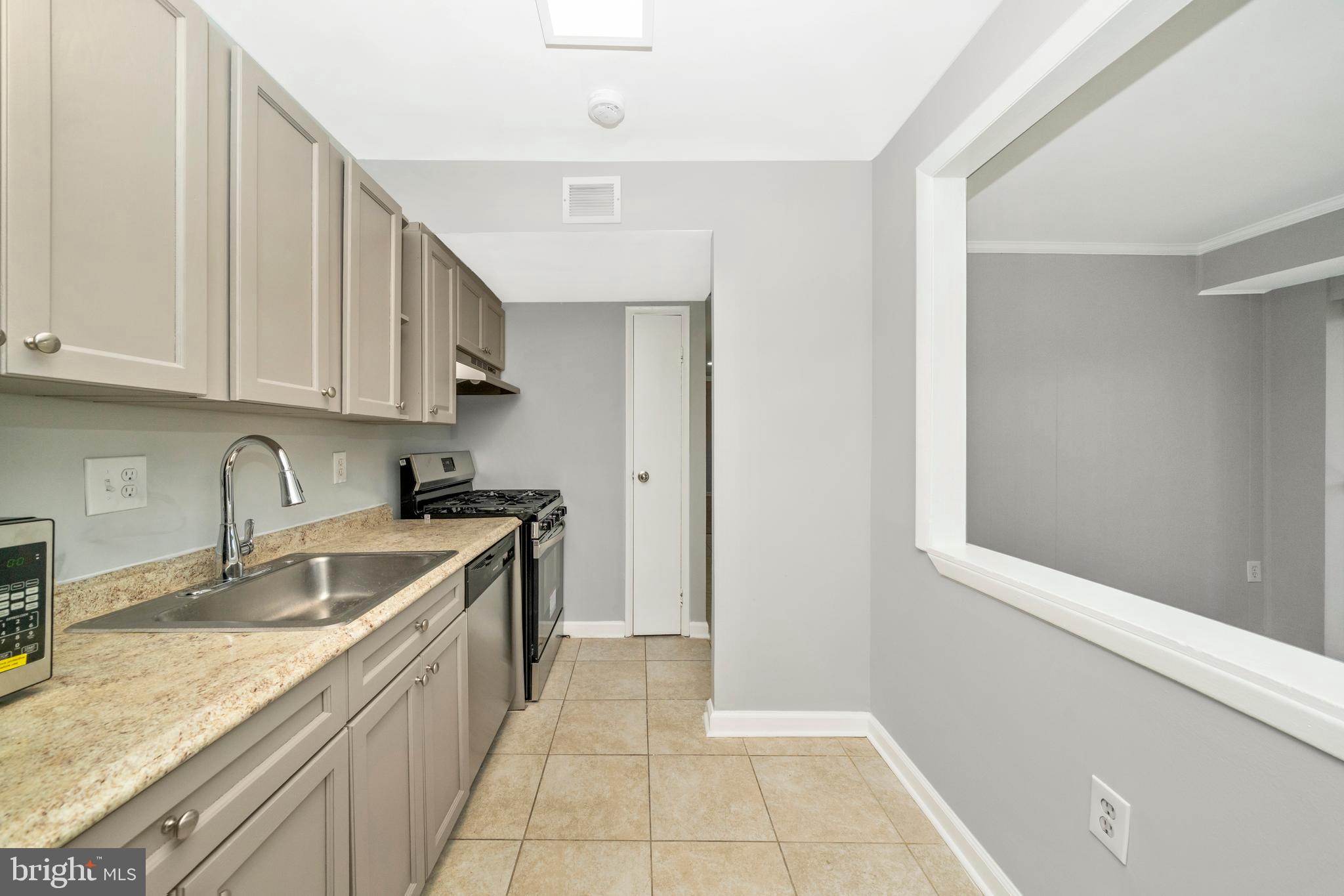 3754 Bel Pre Road, Unit 37541 Silver Spring, MD 20906 - Photo 18 of 40 Kitchen