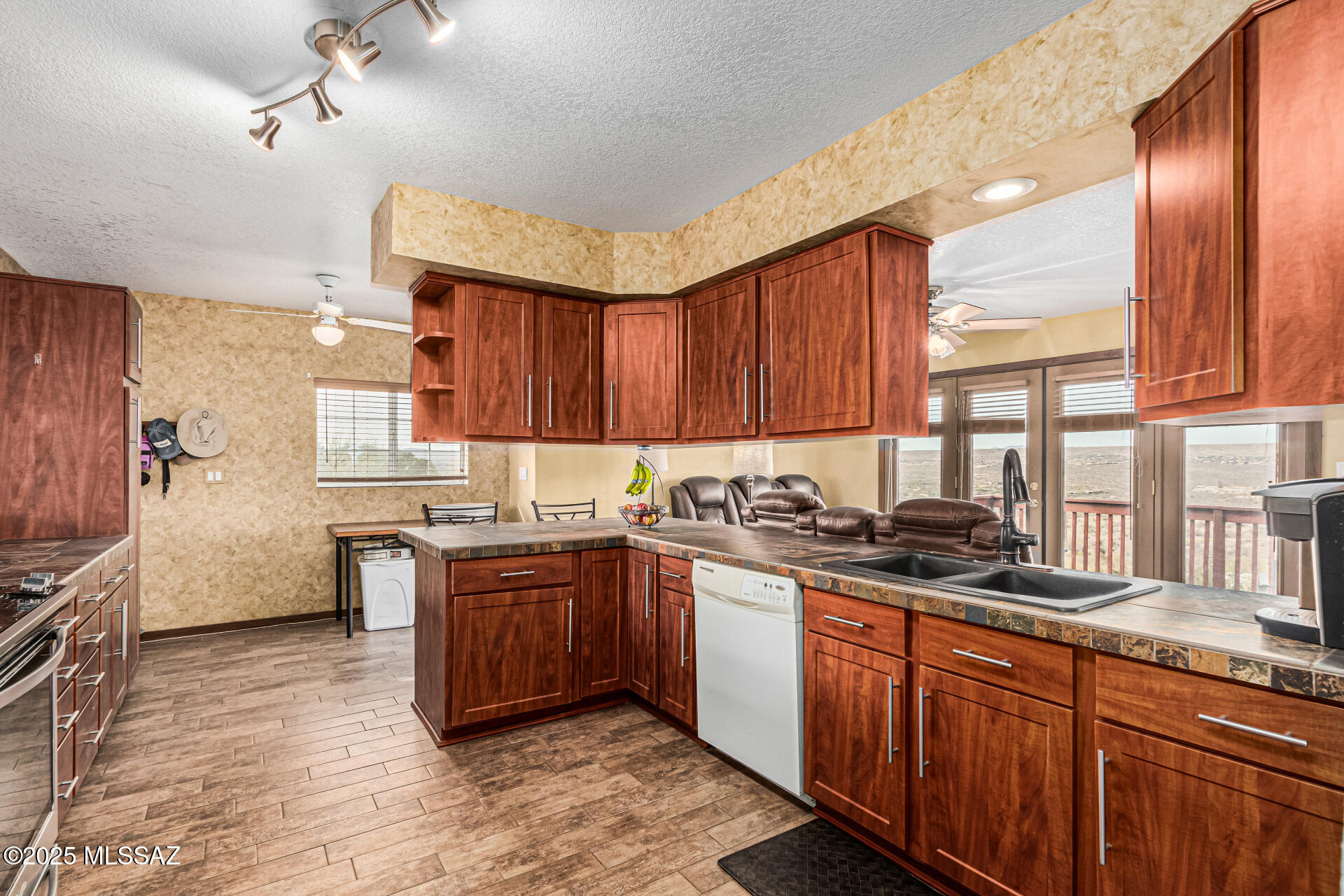 15850 North Razorback Ridge Trail Tucson, AZ 85739 - Photo 22 of 50 Kitchen