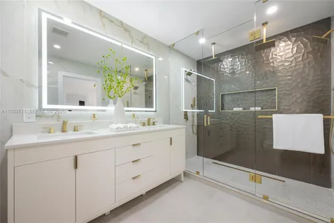 $1,899,000 | 13800 Southwest 79th Court, Palmetto Bay, FL 33158