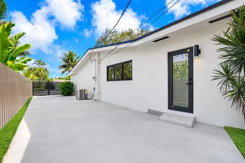 $1,899,000 | 13800 Southwest 79th Court, Palmetto Bay, FL 33158