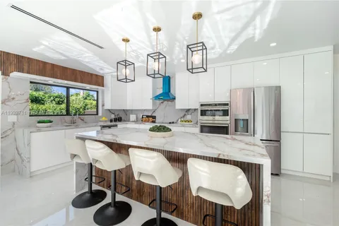 $1,899,000 | 13800 Southwest 79th Court, Palmetto Bay, FL 33158