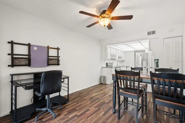 $185,000 | 305 30th Avenue West, Unit A208, Bradenton, FL 34205