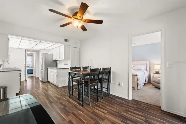 $185,000 | 305 30th Avenue West, Unit A208, Bradenton, FL 34205