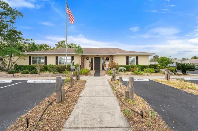 $185,000 | 305 30th Avenue West, Unit A208, Bradenton, FL 34205