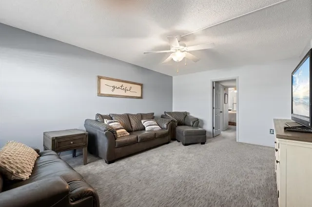 $185,000 | 305 30th Avenue West, Unit A208, Bradenton, FL 34205