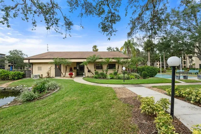 $185,000 | 305 30th Avenue West, Unit A208, Bradenton, FL 34205