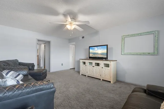 $185,000 | 305 30th Avenue West, Unit A208, Bradenton, FL 34205