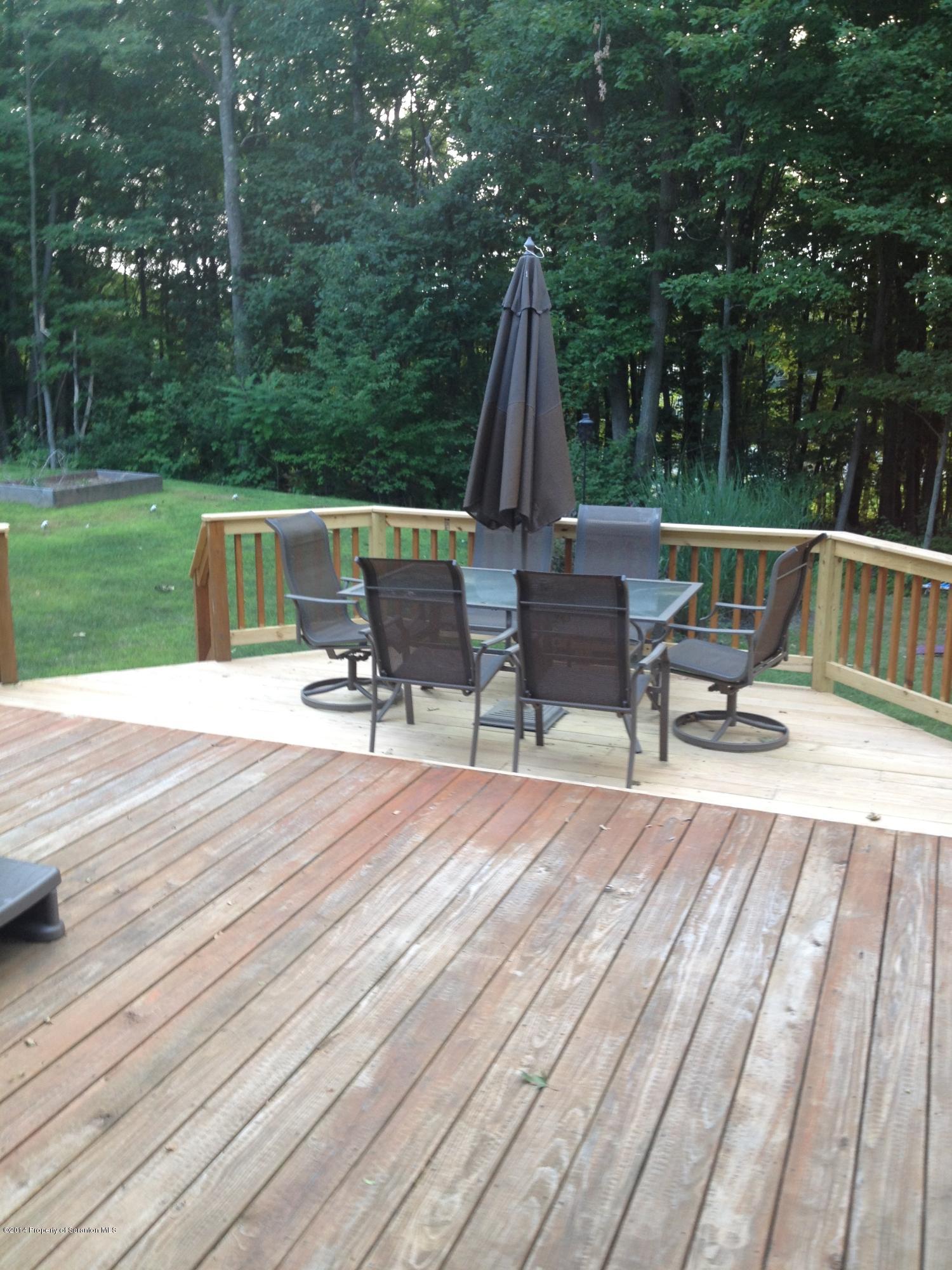910 Line Road Lake Ariel, PA 18436 - Photo 15 of 48 a view of sitting area with furniture