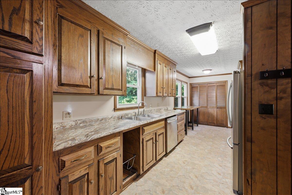 3184 Highway 14 Greer, SC 29651 - Photo 18 of 48