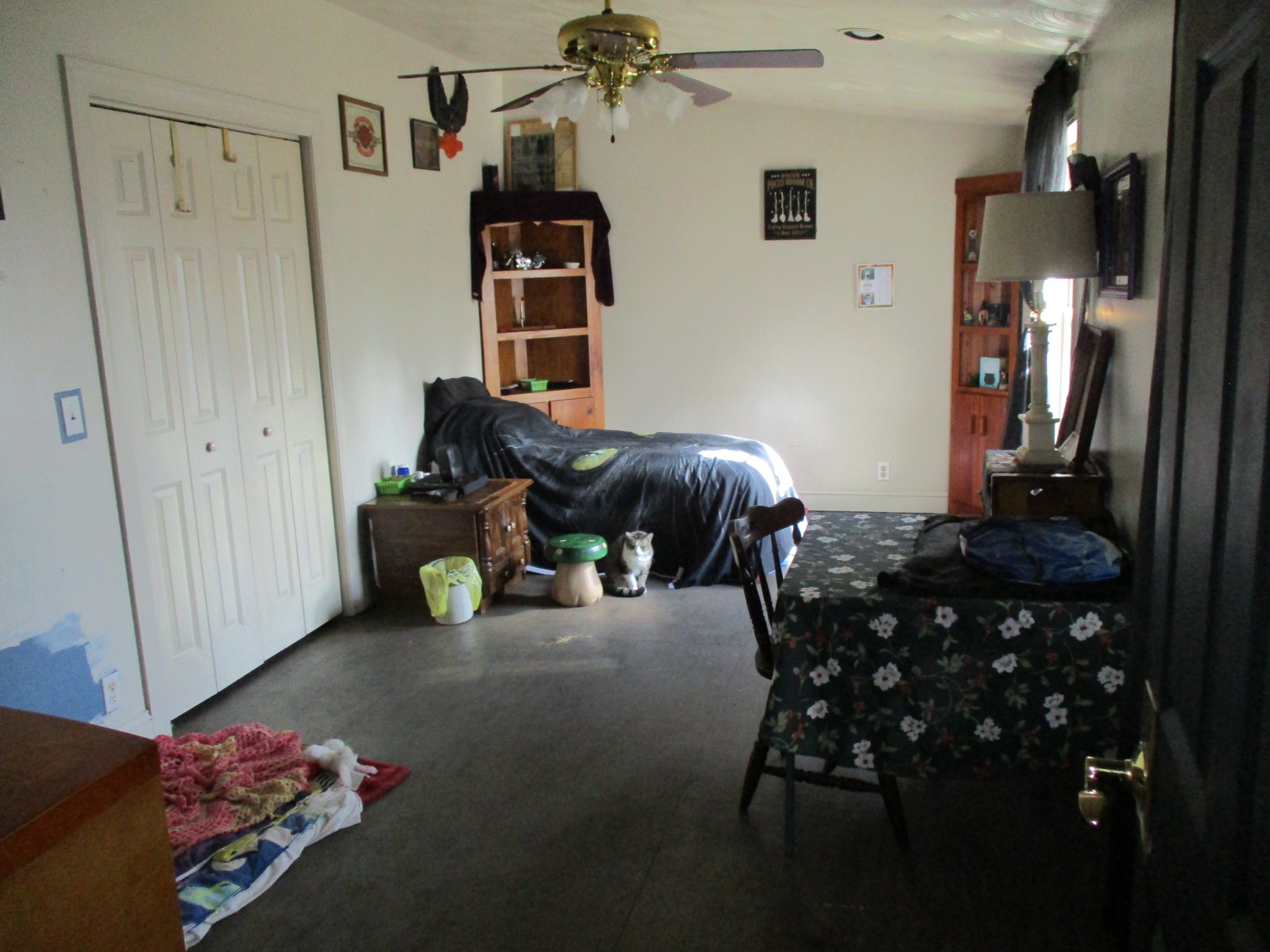 908 Bear Cub Run Centerville, TN 37033 - Photo 9 of 17 a bedroom with a bed and cabinets