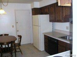 688 Tennyson Rochester, MI 48307 - Photo 7 of 11 Kitchen