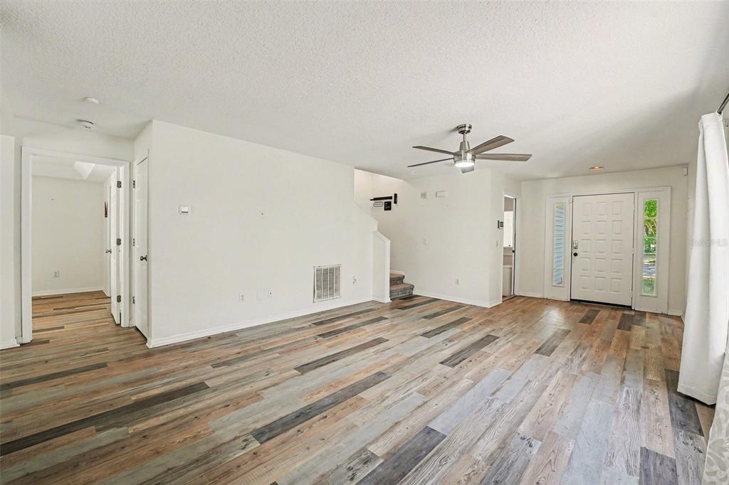 5865 Meadowpark Place Lithia, FL 33547 - Photo 2 of 27