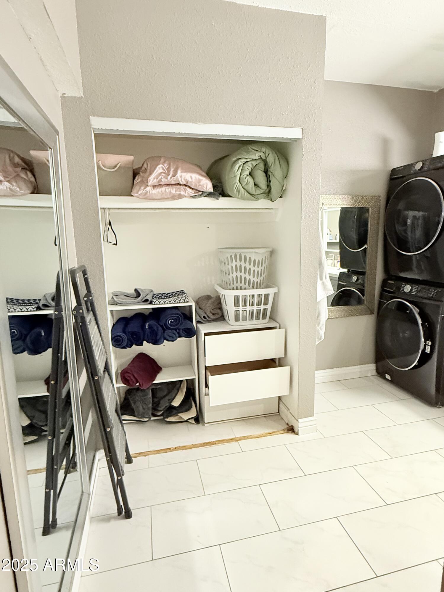 357 East Thomas Road, Unit A105 Phoenix, AZ 85012 - Photo 28 of 51 a utility room with sink dryer and washer