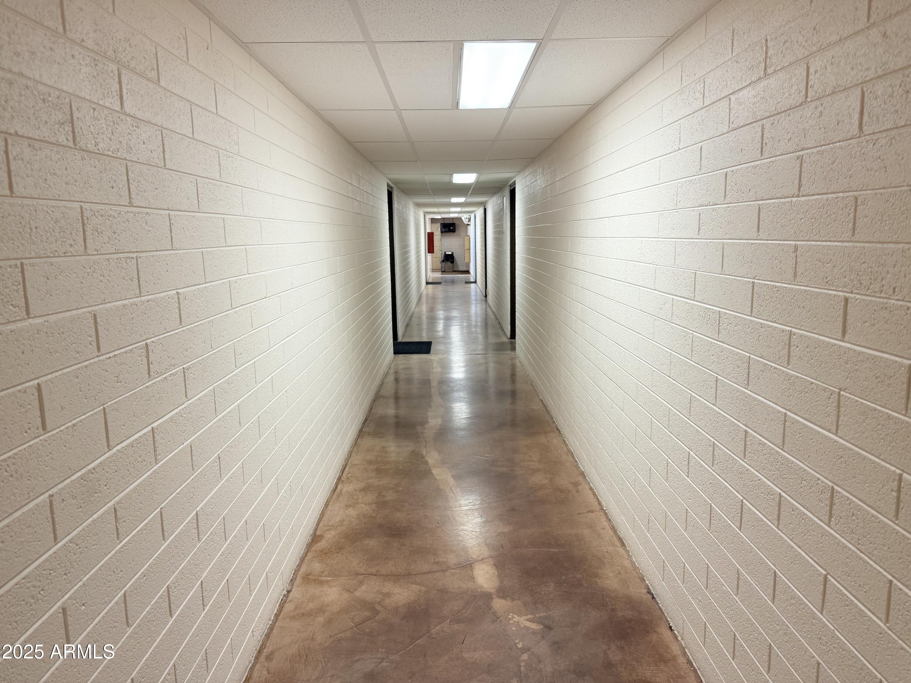357 East Thomas Road, Unit A105 Phoenix, AZ 85012 - Photo 51 of 51 a view of a hallway