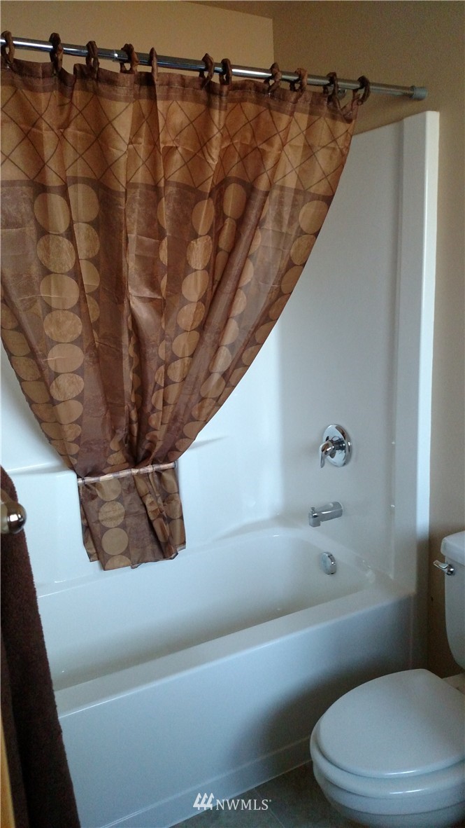 13498 Morris Road Southeast Yelm, WA 98597 - Photo 14 of 19 Gallery Image 14