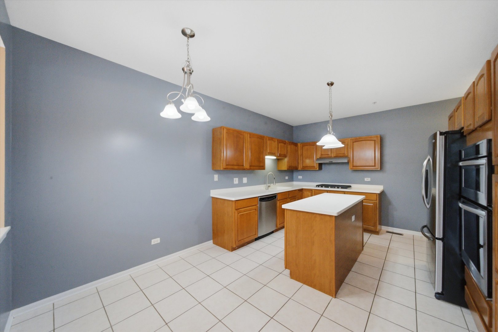 5451 McDonough Road Hoffman Estates, IL 60192 - Photo 13 of 48
